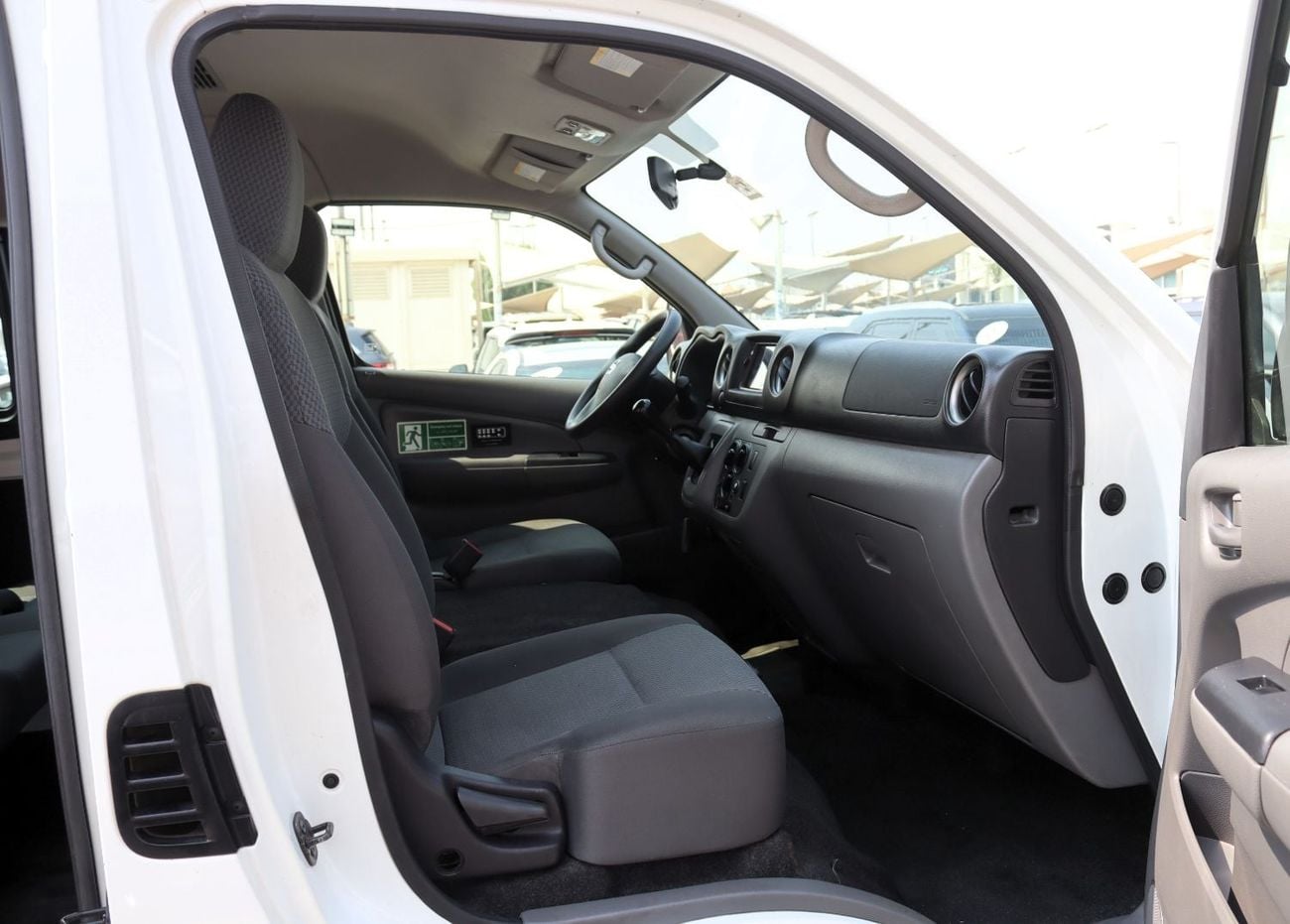 Nissan Urvan STANDARD HIGHROOF