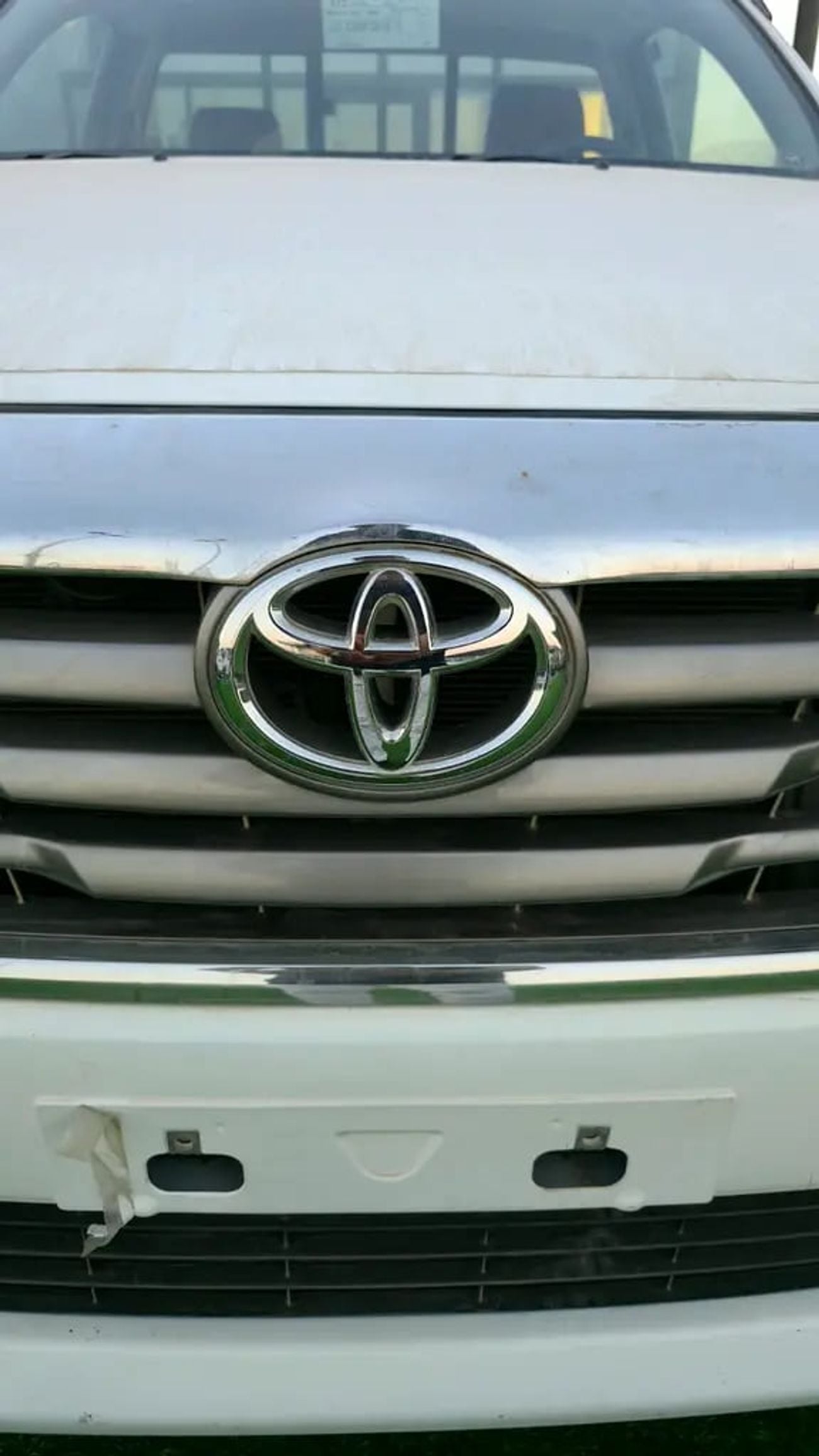 Toyota Hilux DLX GCC Specs