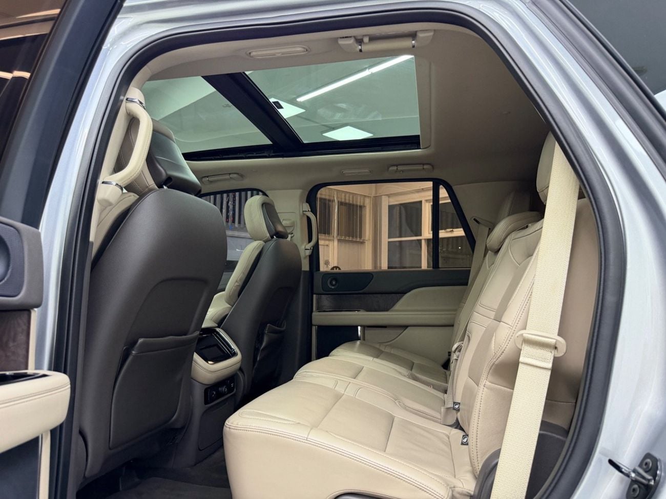 Lincoln Navigator RESERVE GCC .. FSH .. Perfect Condition .. Top Range