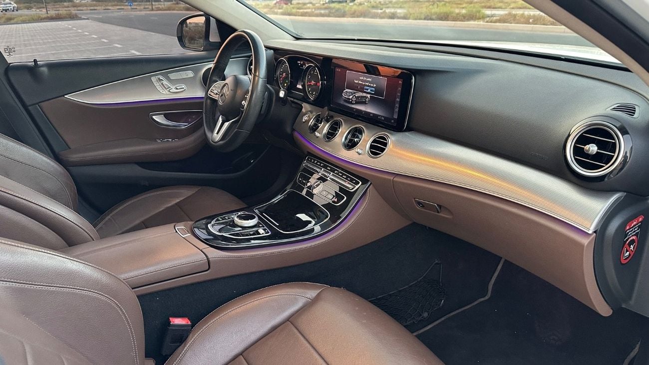 Mercedes Benz E200 PREMIUM