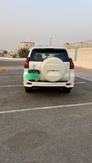 تويوتا برادو VXR محرك بنزين V6 سعة 4.0 لتر، كامل المواصفات، لون أبيض، زر تشغيل، فتحة سقف، ناقل حركة أوتوماتيكي، مقاعد