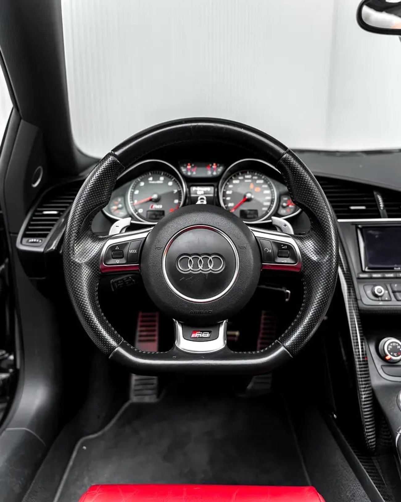 أودي R8 SPYDER V8 FSI QUATTRO