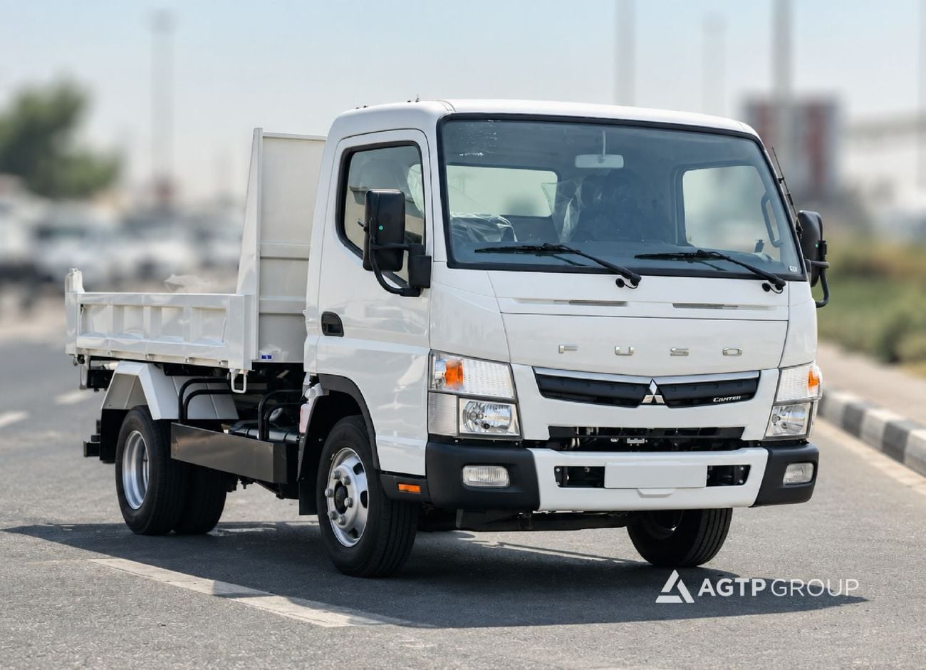 Mitsubishi Canter STANDARD 3.0L Diesel | Manual | TIPPER TRUCK | Single Cab | Hydraulic Tipper | White | GCC Specs | Basic Opti
