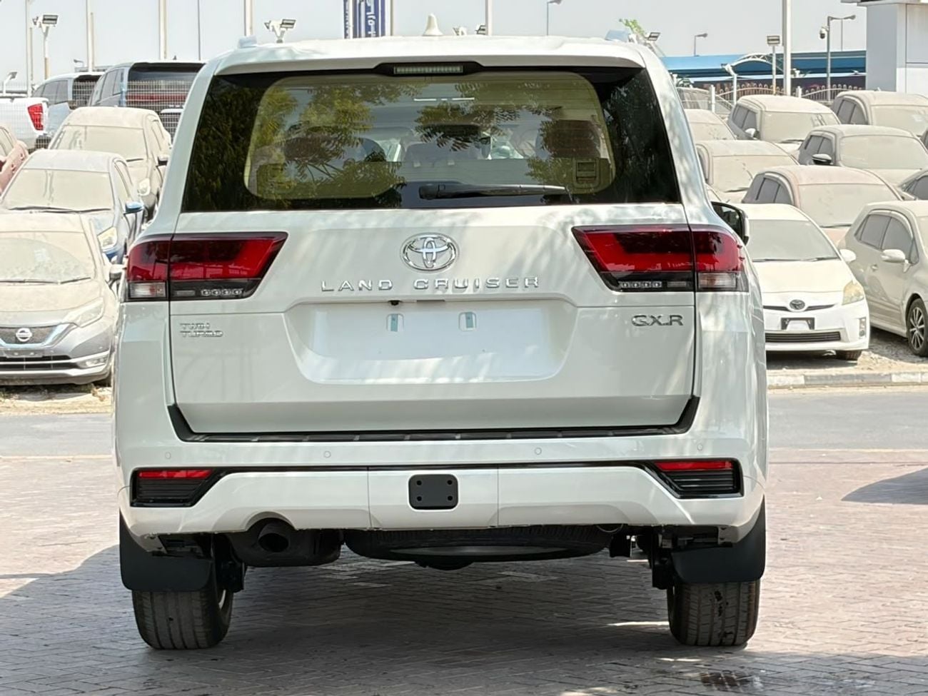 Toyota Land Cruiser GXR LC300 GXR TWIN TURBO | 3.5L V6 PETROL | POWER WITH LEATHER SEATS | JBL SPEAKERS | RADAR | HEADRESR