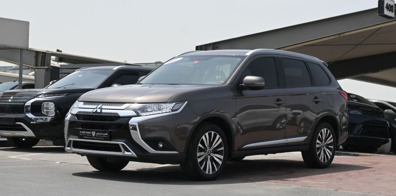 ميتسوبيشي آوتلاندر GLX ميتسوبيشي أوتلاندر 2021 خليجي 5 SEATS بحالة ممتازة من الداخل والخارج