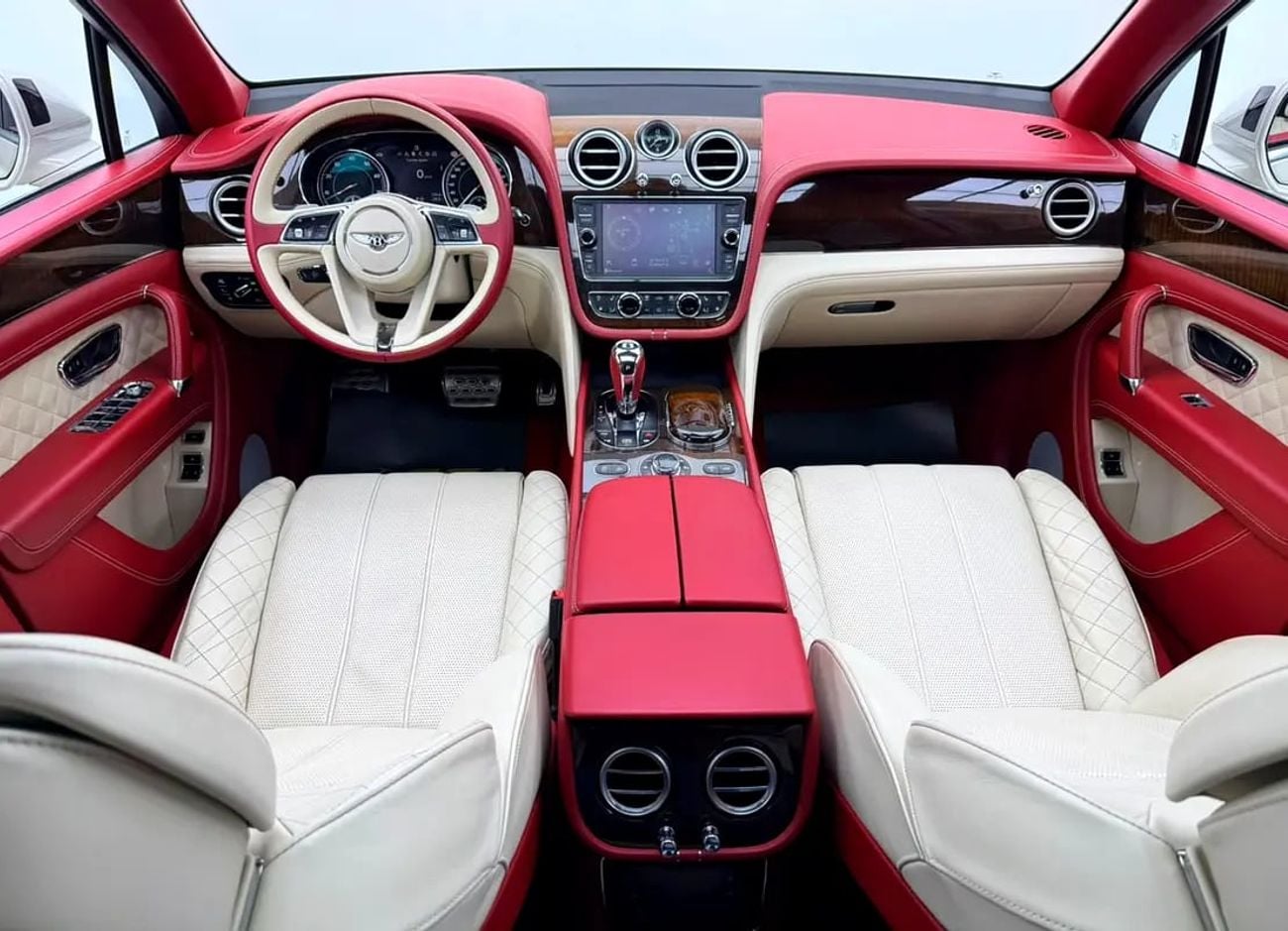 Bentley Bentayga Full Service History, Fully Loaded, Excellent Condition, GCC