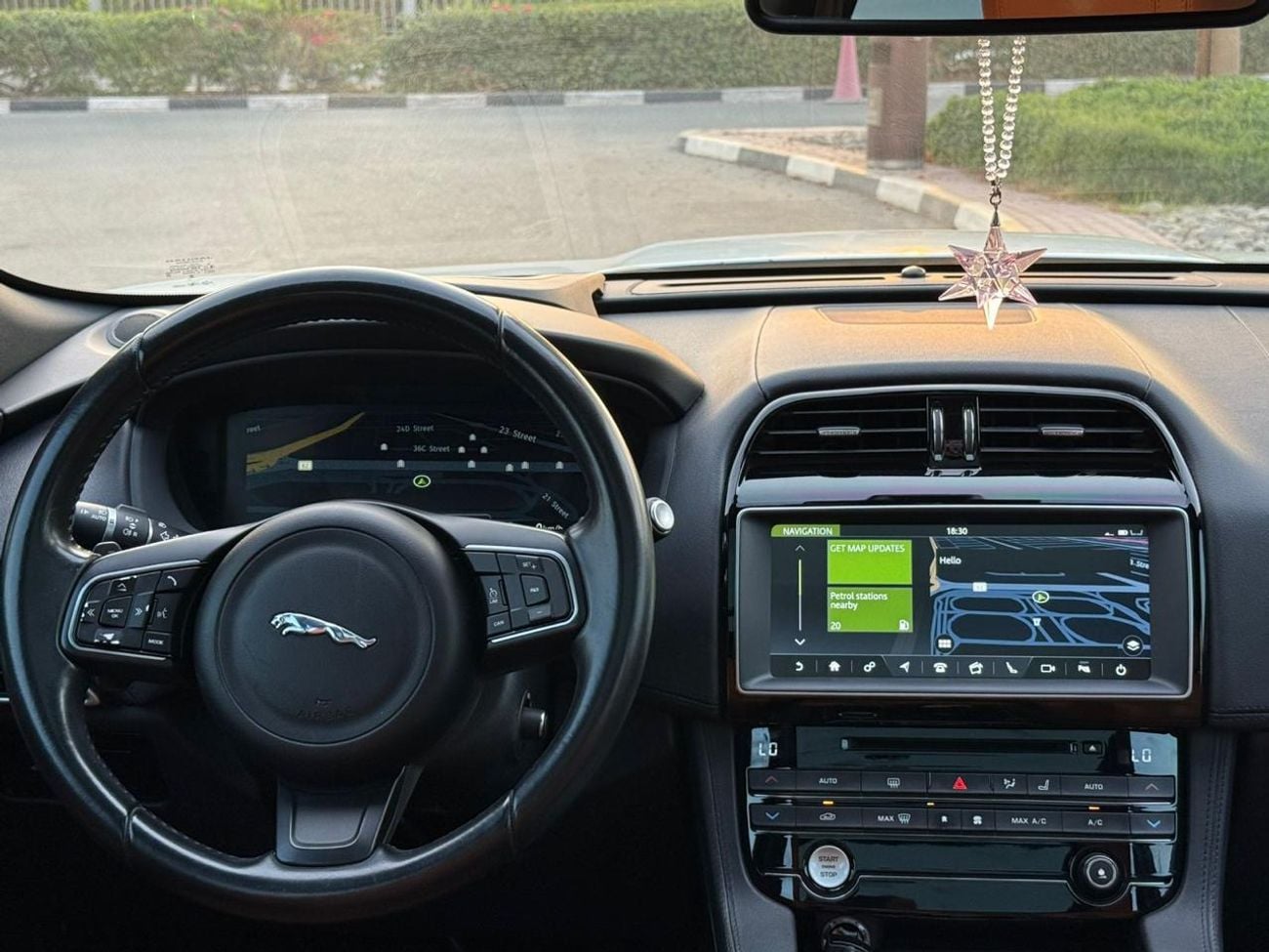 Jaguar F-PACE PORTFOLIO Jaguar F-Pace 2017 | GCC Specs | Low Mileage | Pristine Condition