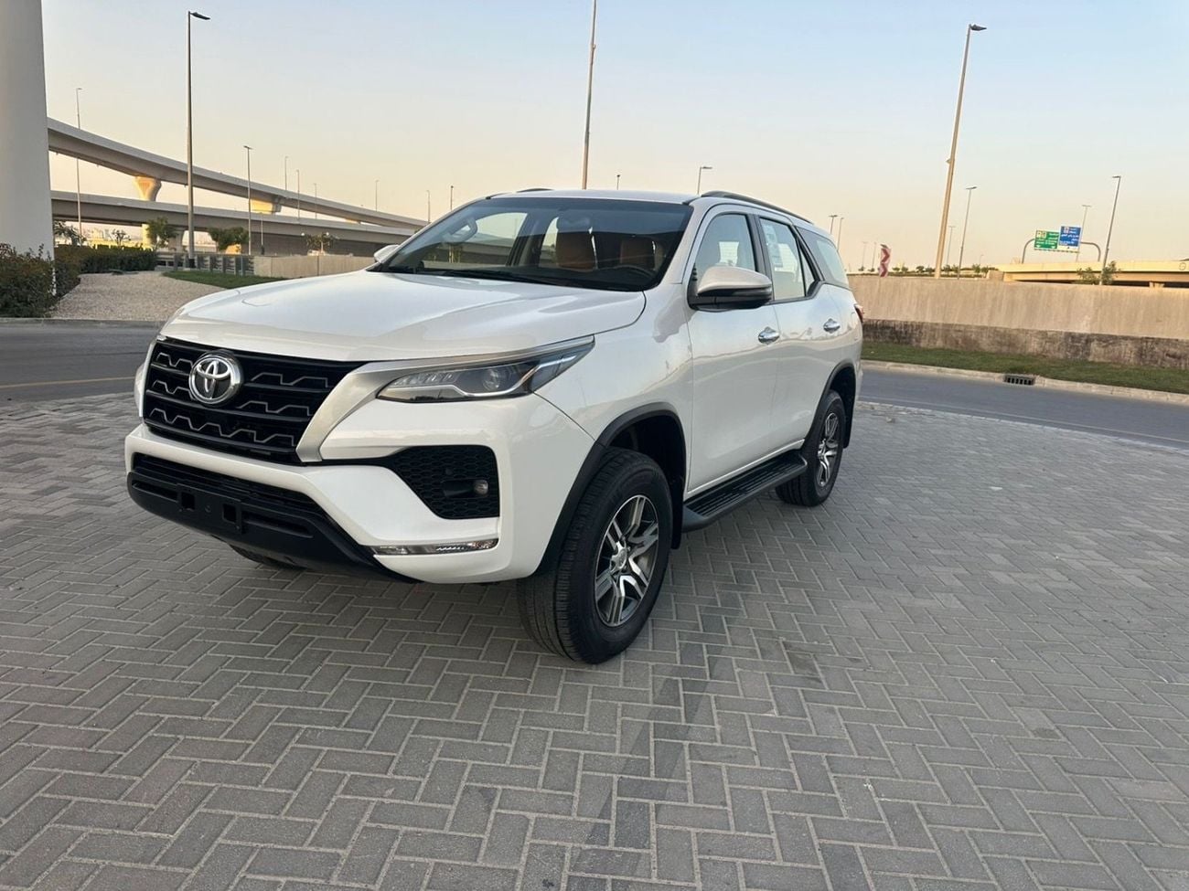 Toyota Fortuner EXR Fortuner 2023 V4 LHD Petrol 2.7L