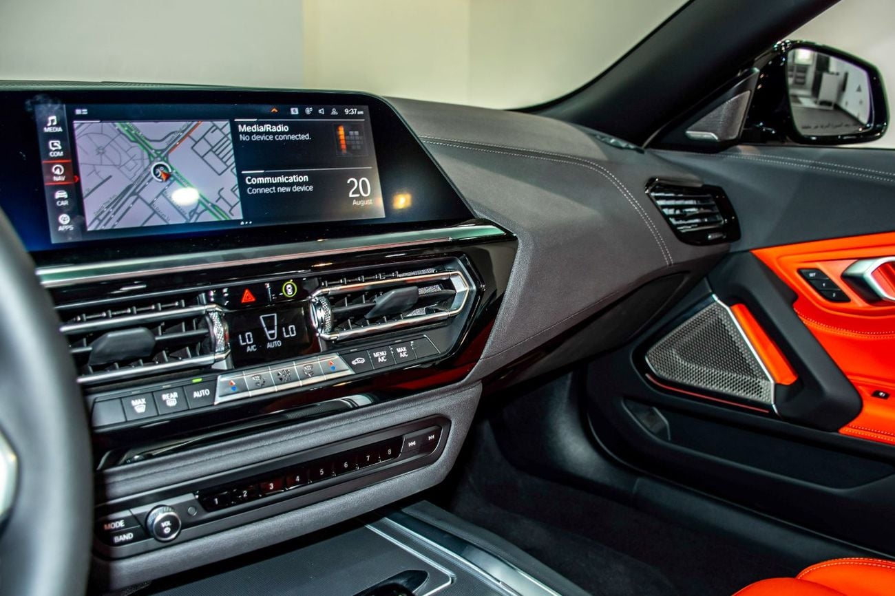 بي أم دبليو Z4 sDRIVE30i LUXURY M SPORT PACKAGE