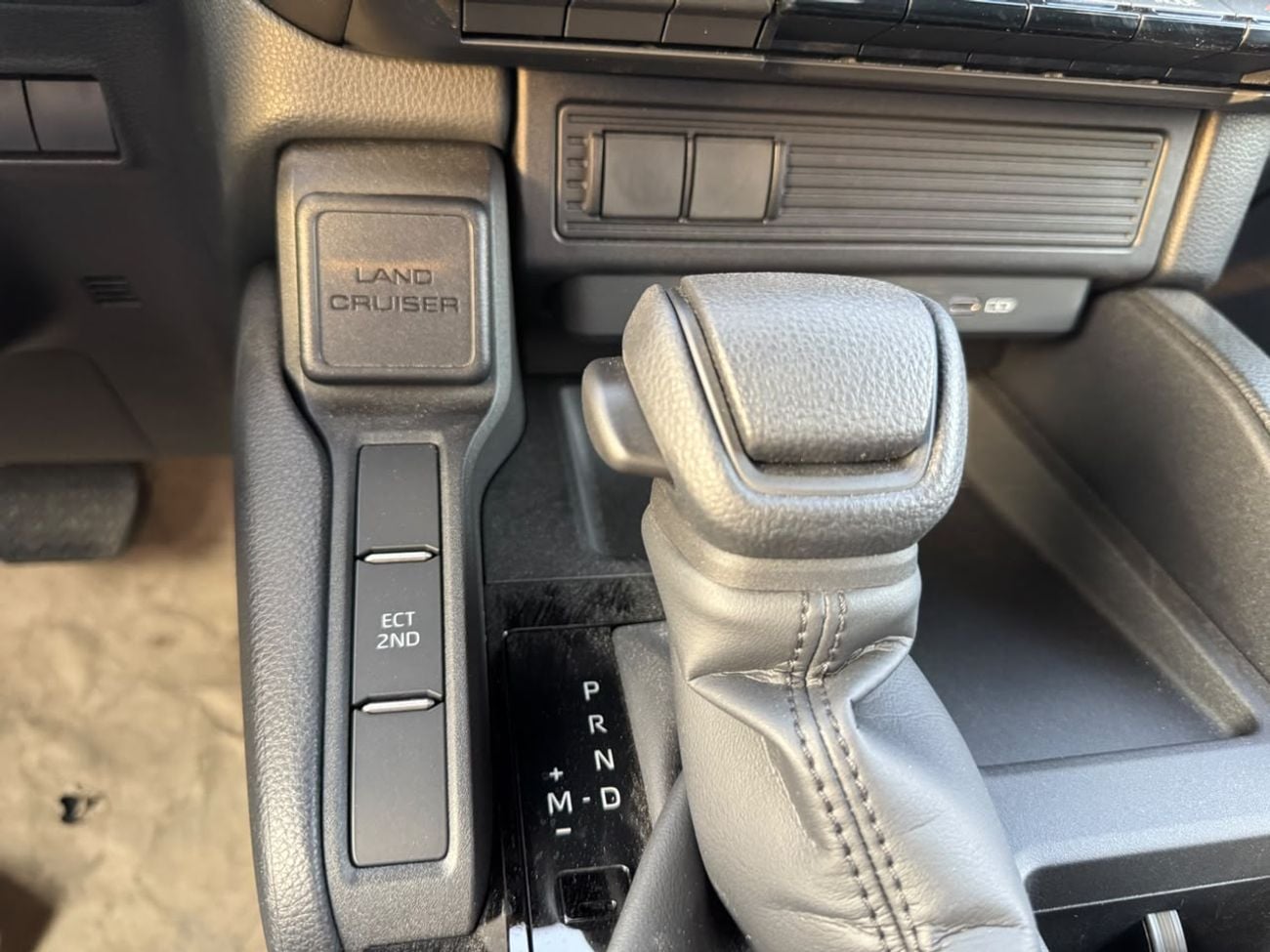 Toyota Land Cruiser EXR BASIC 2.4L PTR 2025