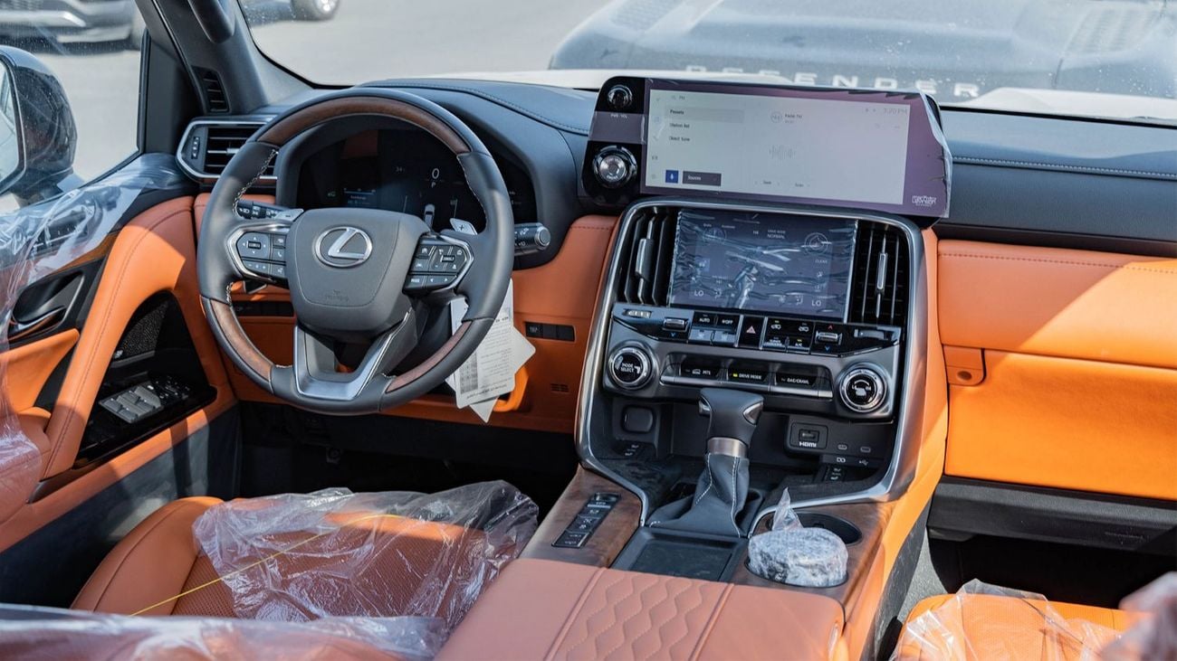 لكزس LX 600 VIP لكزس LX600 KURO موديل 2026، محرك بنزين سعة 3.5 لتر، ناقل حركة أوتوماتيكي (إصدار أسود)