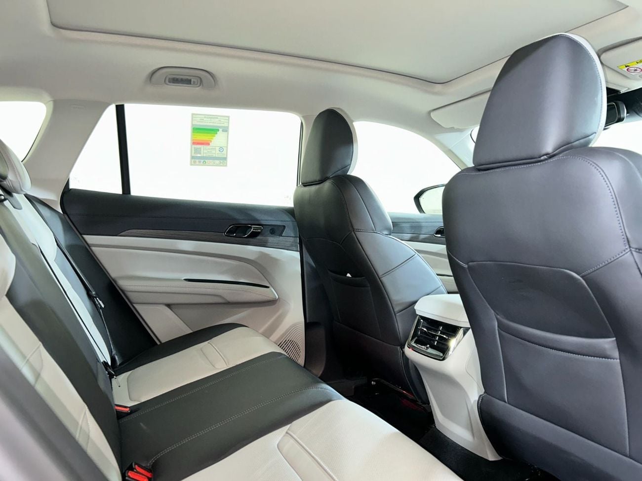 فورد تيريتوري TITANIUM TER4225/ سيارات الطاير / معرض القوز