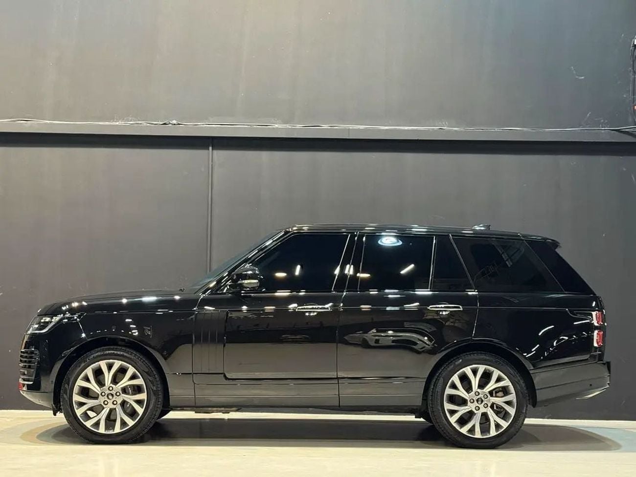 Land Rover Range Rover P400 SE