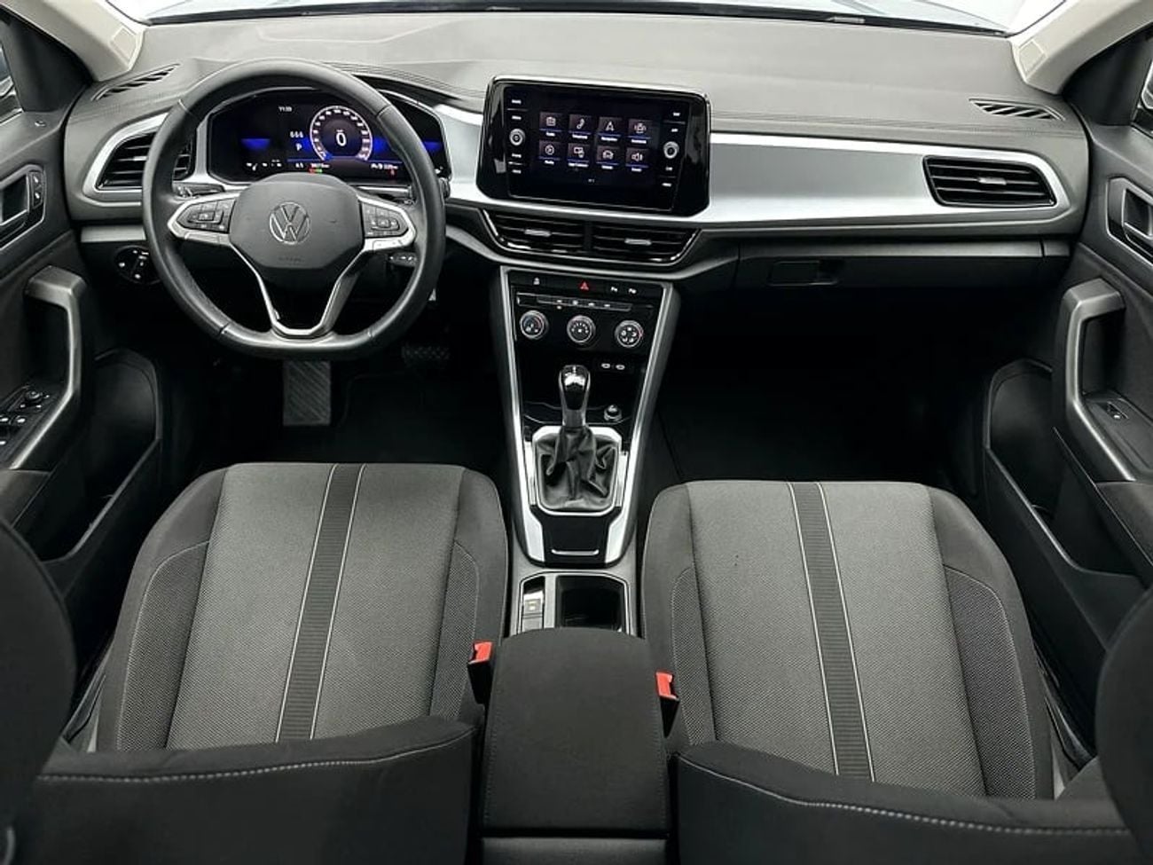 فولكس واجن T ROC LIFE 1.4 L | Rear Camera | Smart SUV | Touchscreen Display | LED Lights