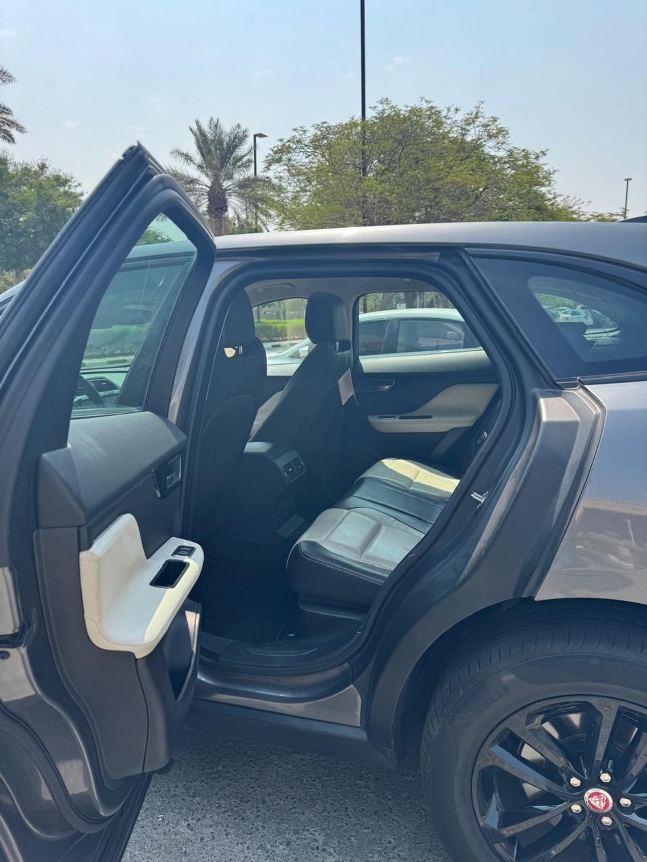 جاكوار F بيس آر سبورت R-SPORT