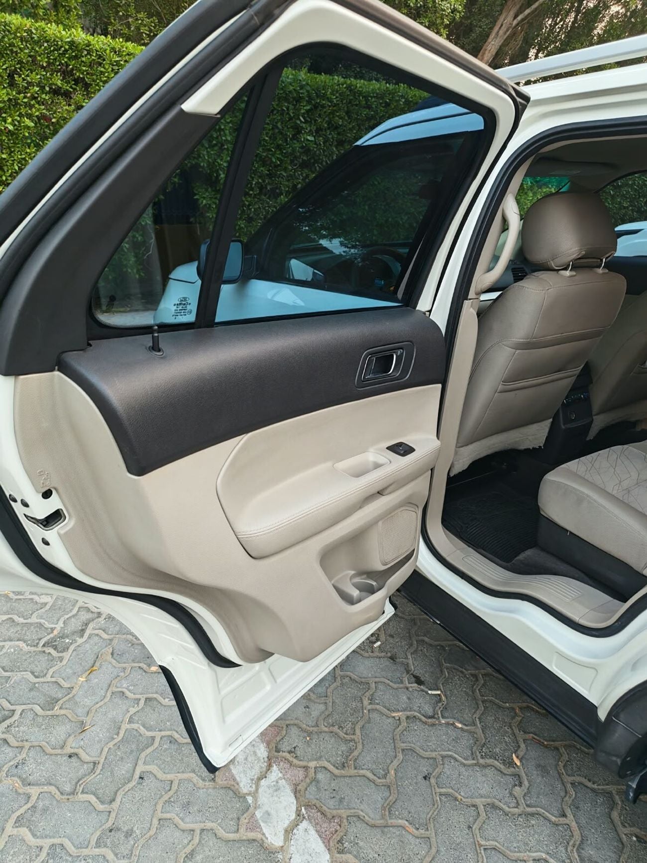 Ford Explorer BASE
