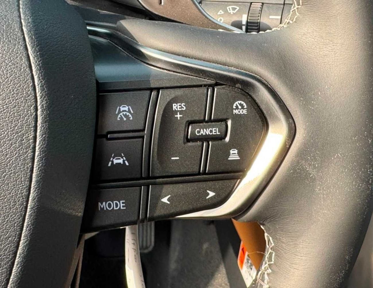 Lexus LX600 SIGNATURE TURBO SPORT || 3.5L PETROL V6 | RADAR | REAR ENTERTAINMENT SCREEN | LETAHER / SUNROOF (CODE # L6TSO)