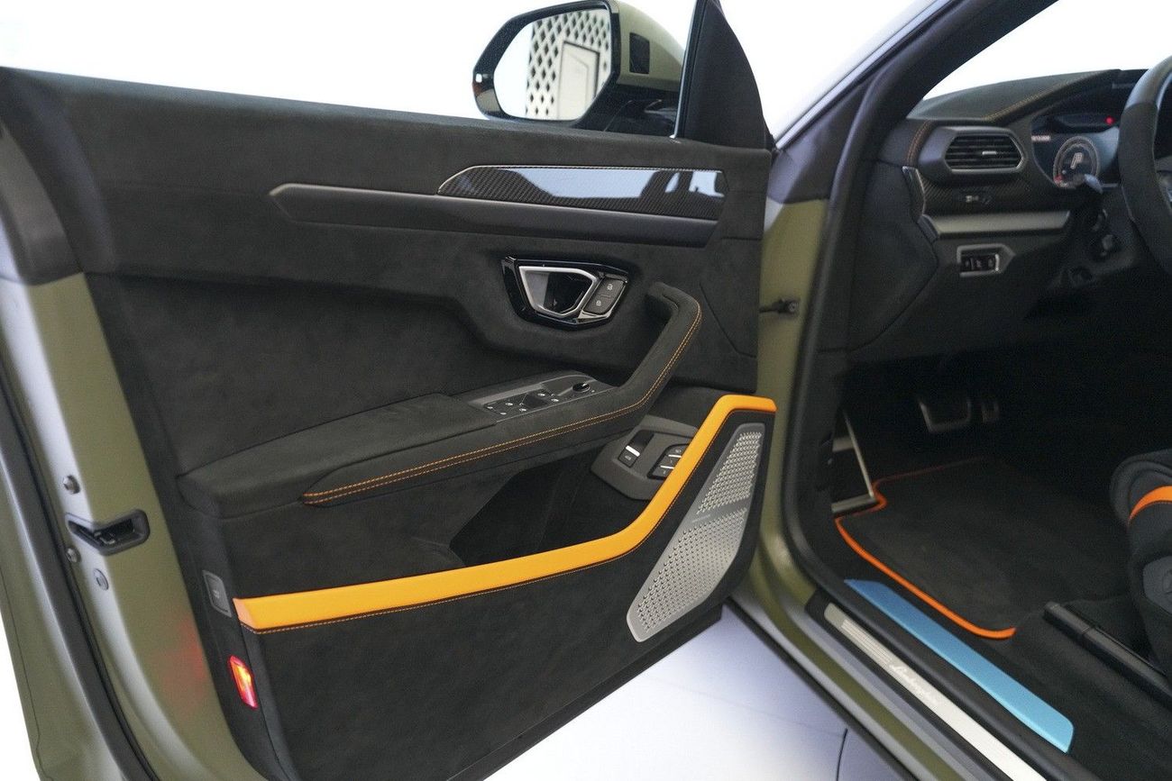 لامبورغيني اوروس PERFORMANTE