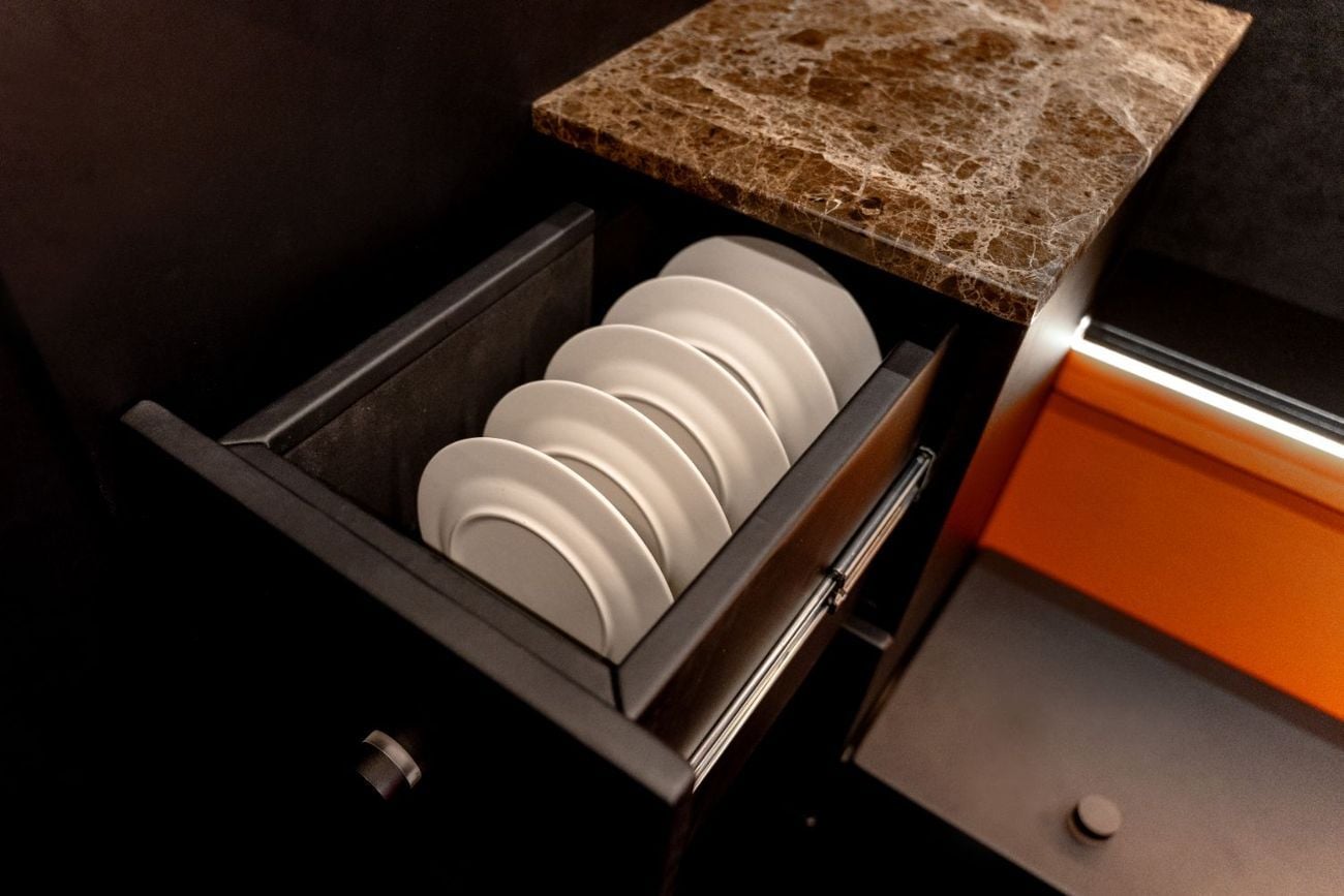 مرسيدس بنز سبرينتر Barugzai VIP Sprinter Luxury VIP Sprinter with Private Washroom
