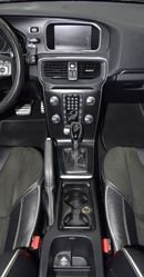 فولفو V40 R DESIGN EXCELLENT DEAL for our Volvo V40 T5 R-Design ( 2018 Model ) in Black Color GCC Specs