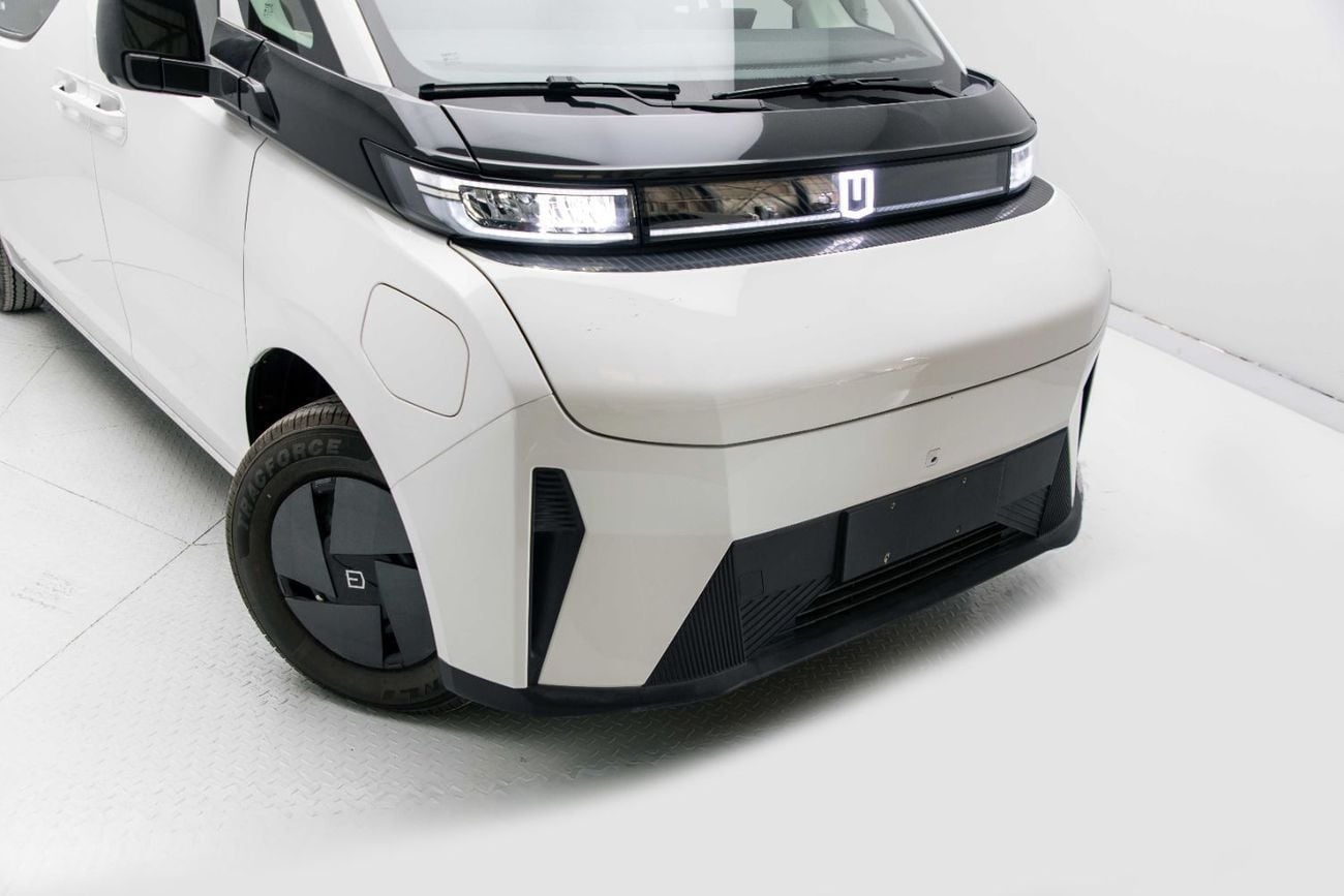 Geely Farizon 2025 Farizon Super Van - White inside Black and Brown | Export Only
