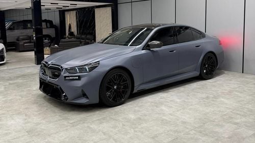 BMW M5 STANDARD AGMC DUBAI / 5 Years Warranty + Service Contract