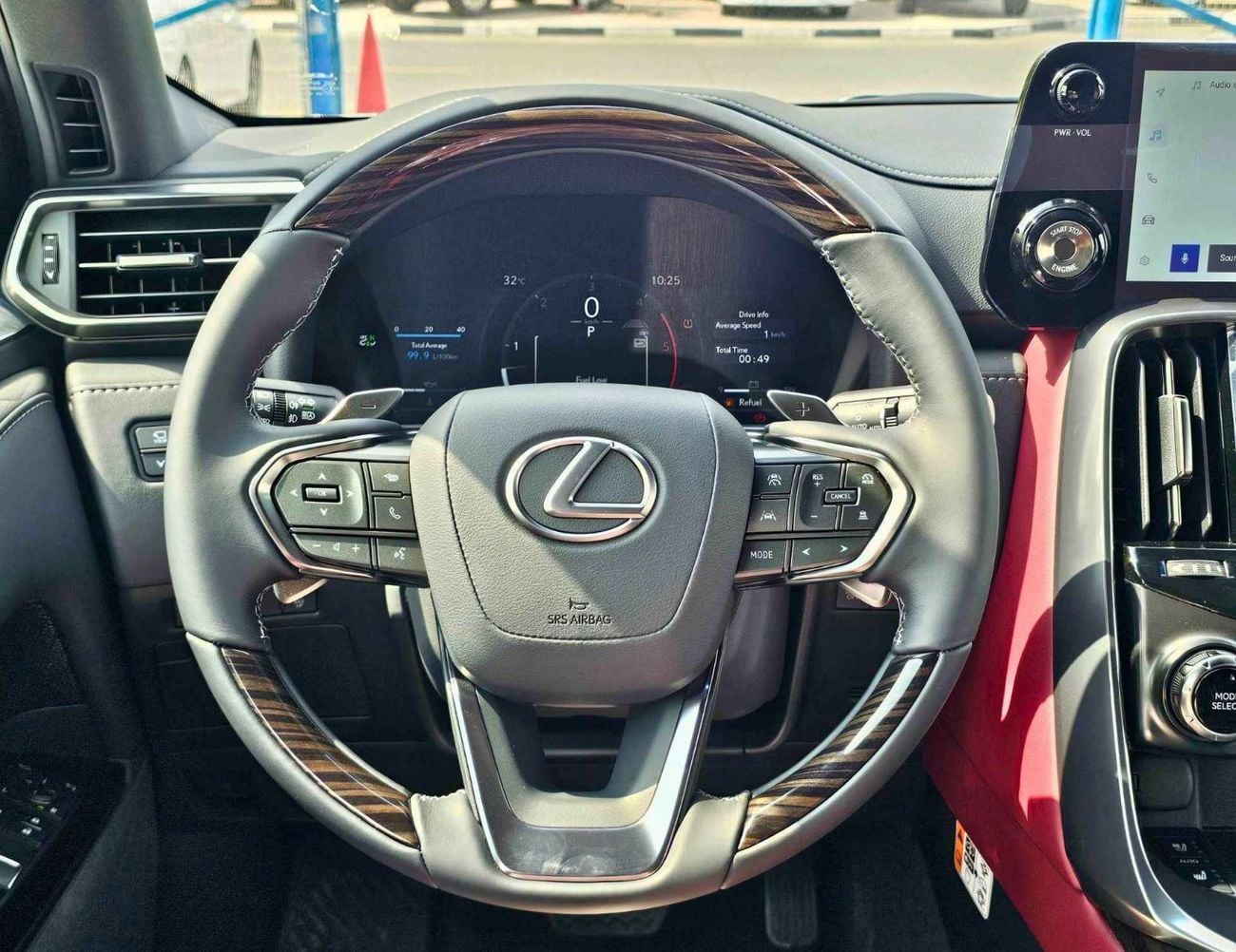 Lexus LX 500 LX500d /3.3L V6 DIESEL/RADAR/ LEATHER WITH POWER SEATS/HEADS UP DISPLAY/FULL OPTION (CODE#LX5DR)
