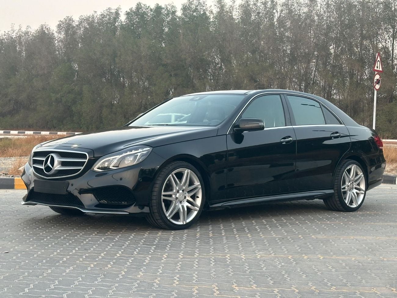 Mercedes Benz E300 ELEGANCE AMG
