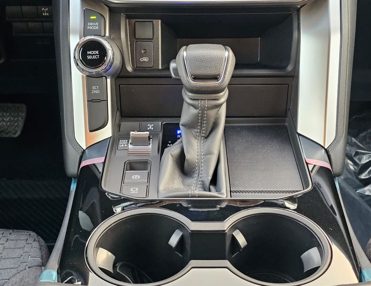 Toyota Land Cruiser TOYOTA LANDCRUISER GXR || 3.5L PETROL V6 A/T 4WD | FABRIC WITH DRIVER PWR SEAT | SUNROOF (CODE # GXR