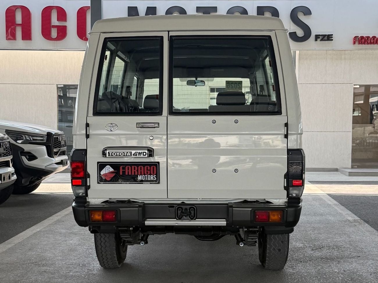 تويوتا لاند كروزر 70 LC 78 HARDTOP 2.8L AT **EXPORT ONLY**التصدير فقط خارج الخليج***