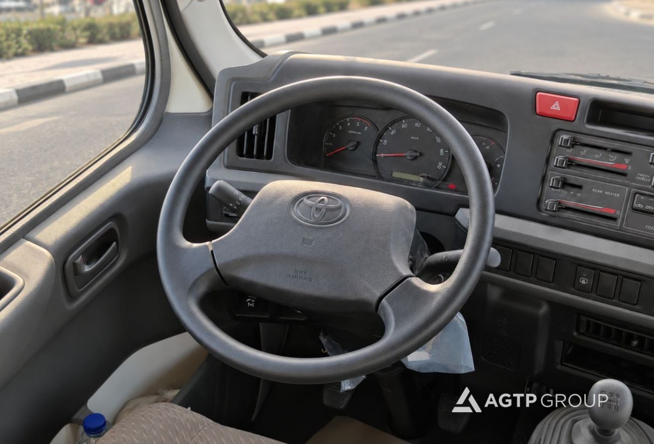 تويوتا كوستر 4.2L 23 SEATER ديزل | 2026 | كاملة المواصفات | ناقل حركة يدوي | مواصفات خليجية