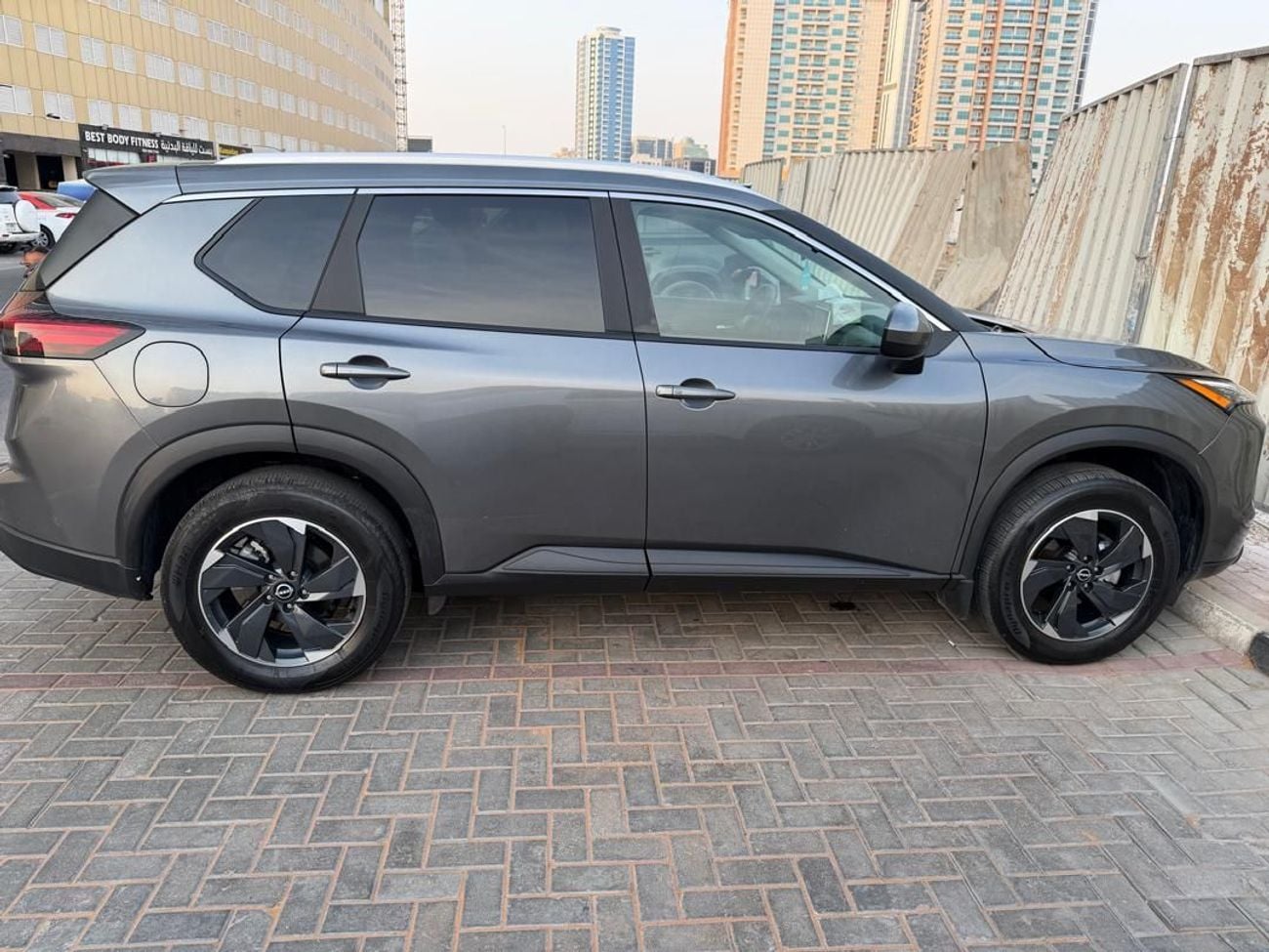 نيسان روج SV
