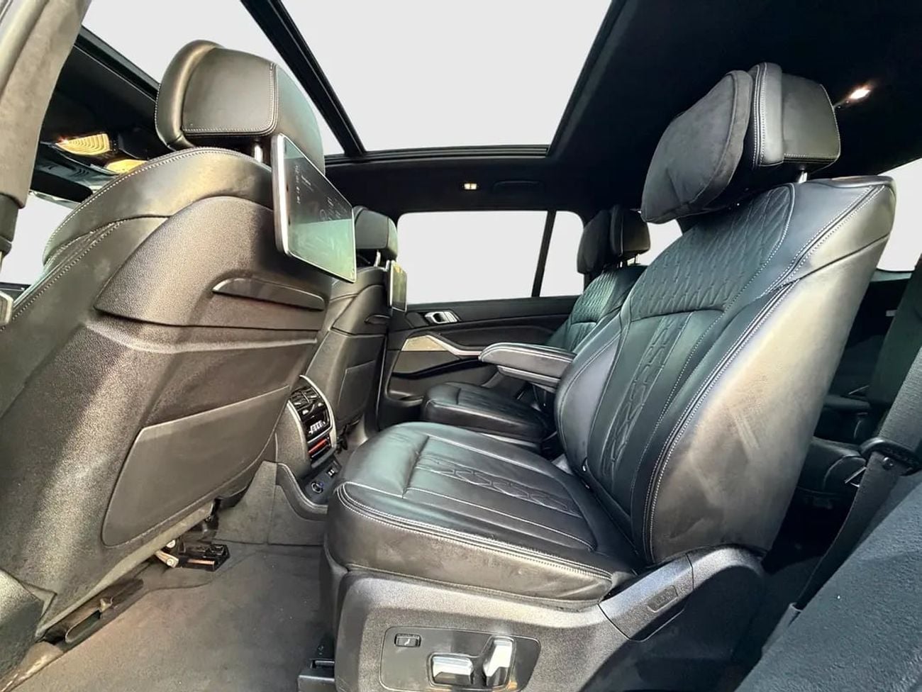 BMW X7 40i PURE EXCELLENCE xDrive40i | 3.0L TURBO INLINE-6 | AWD | GCC SPECS