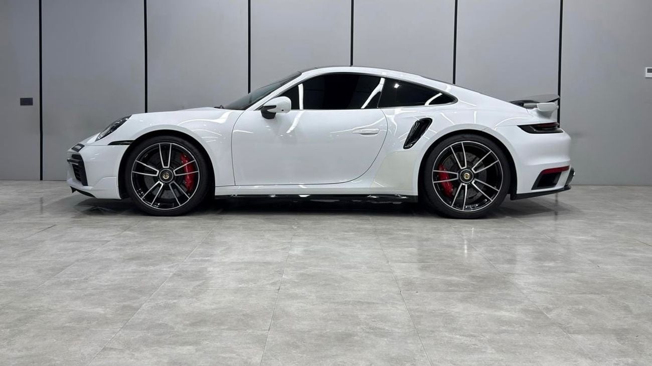 Porsche 911 TURBO GCC under warranty