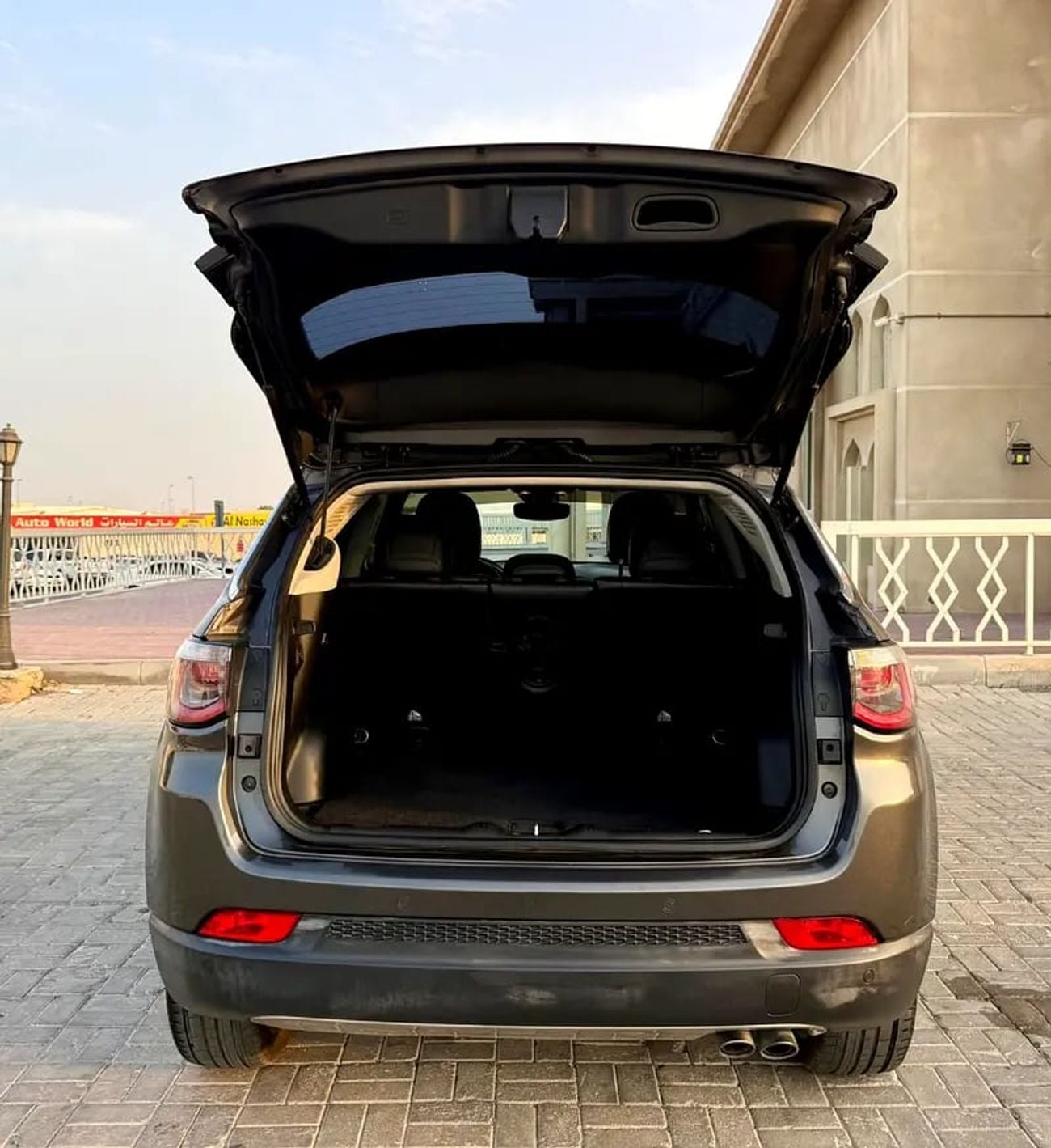 جيب كومباس ليميتد | GCC Specs | Low Mileage | Excellent Condition