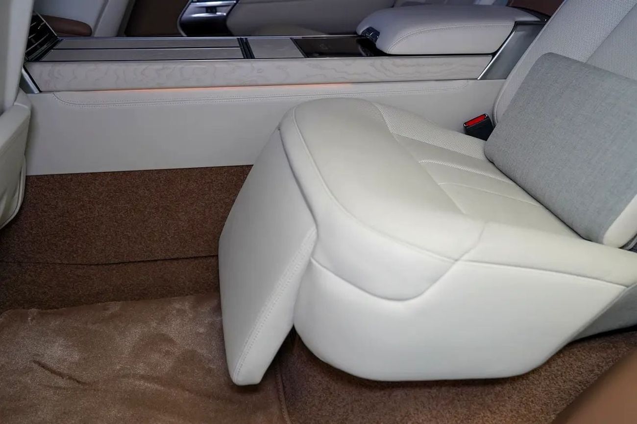 لاند روفر رينج روفر SV LWB P530 4.4L