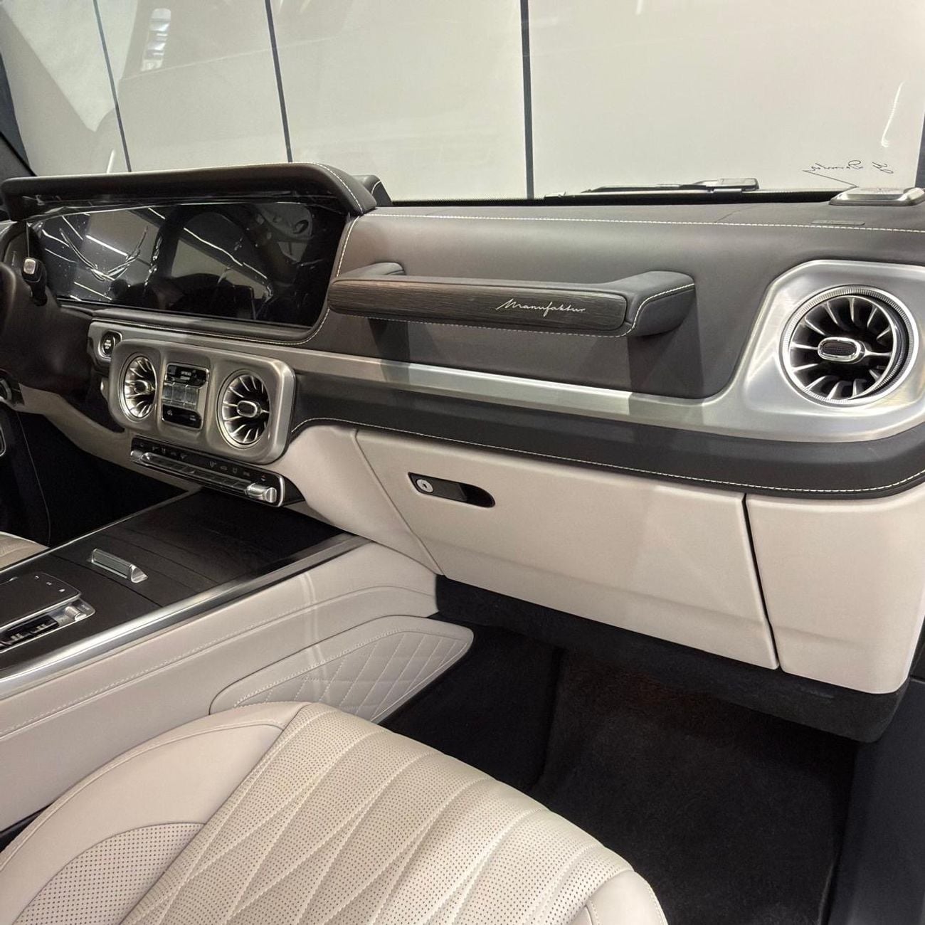 Mercedes Benz G63 AMG STANDARD | Japanese Specs
