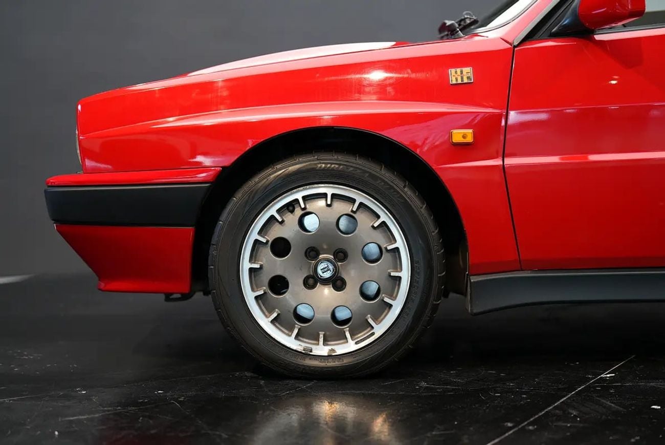 Lancia Delta HF INTEGRALE 16V
