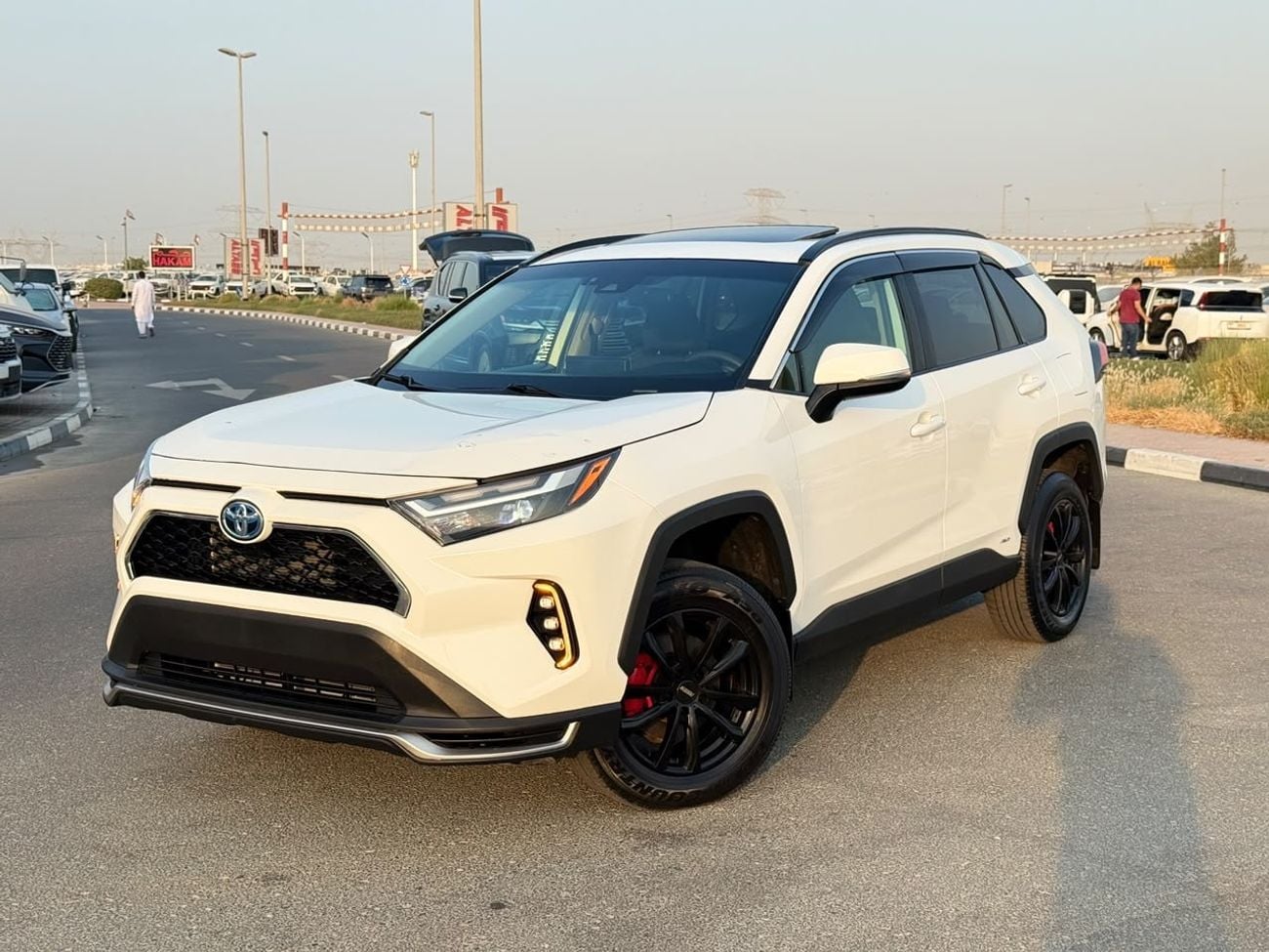 Toyota RAV4 XLE HEV Hybrid XLE Full option