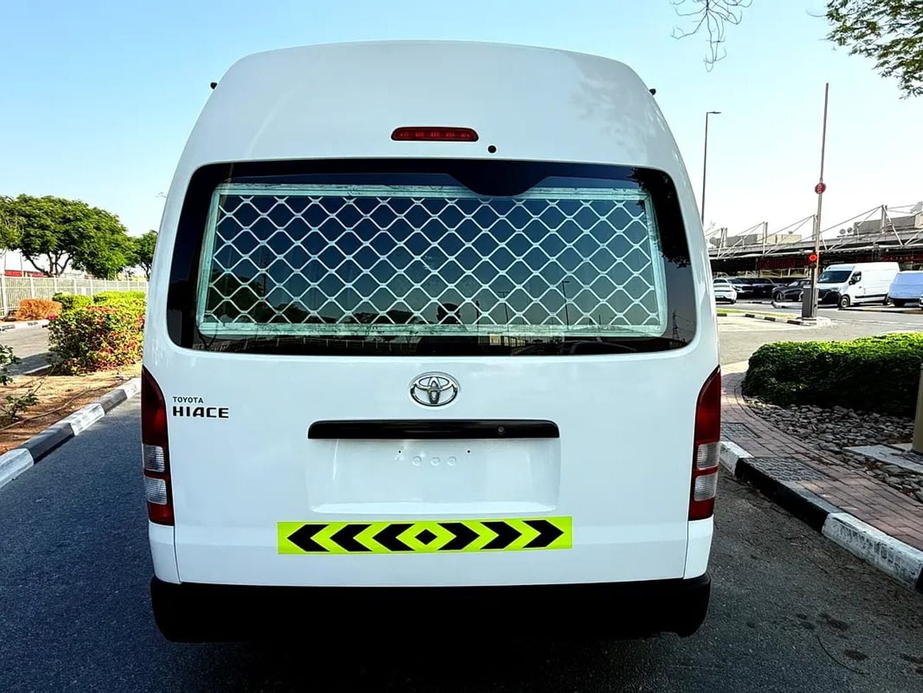 Toyota Hiace GL Year 2.7L GCC Specs-Excellent Condition