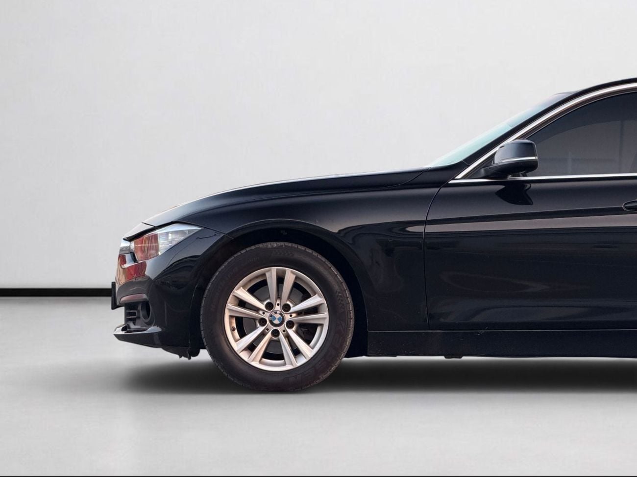 BMW 320i STANDARD BMW 320i | 2.0L TURBO | 184 HP | GCC SPECS | 2017