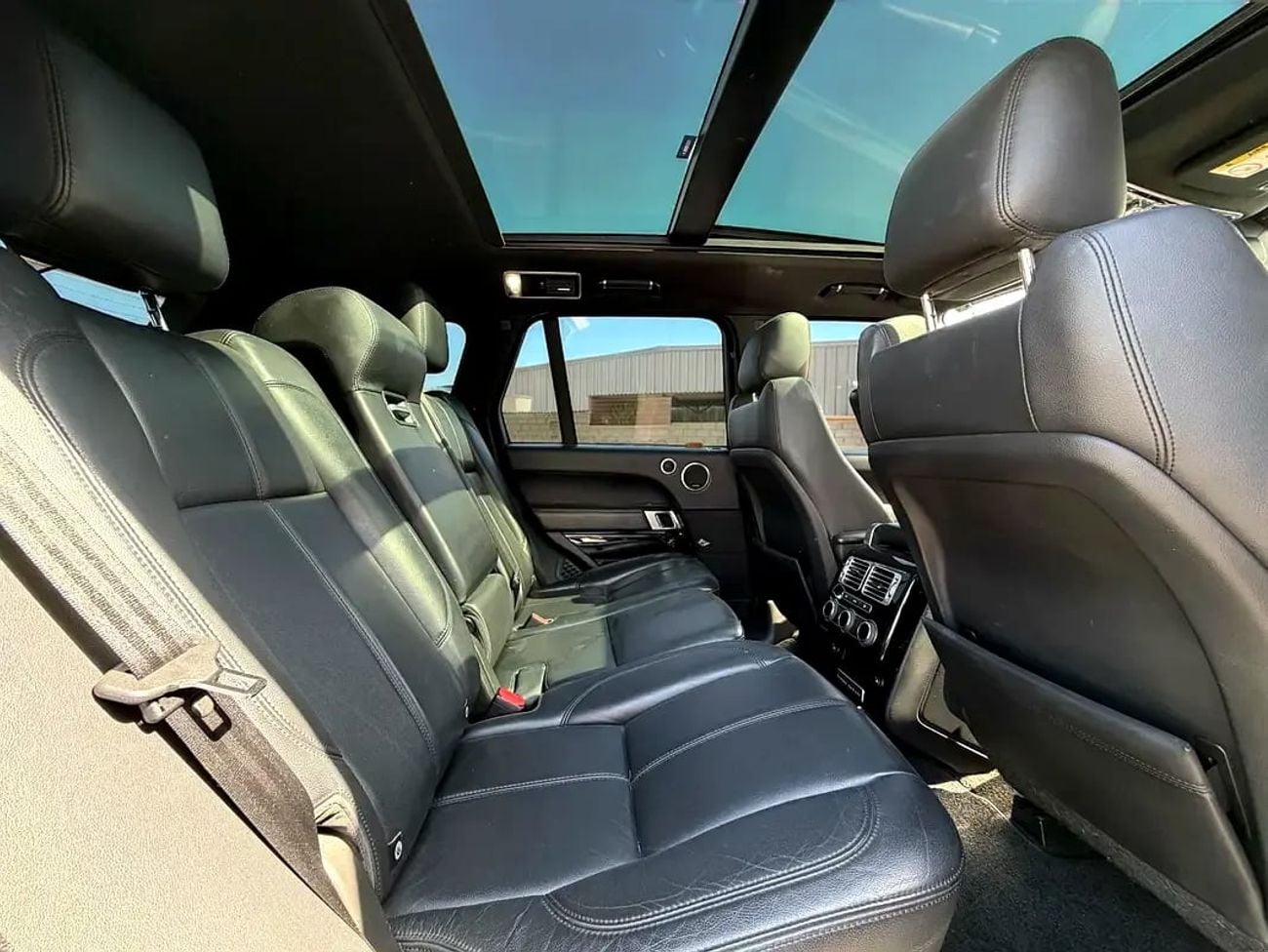 لاند روفر رينج روفر HSE | 5.0L V8 | 4WD | GCC SPECS