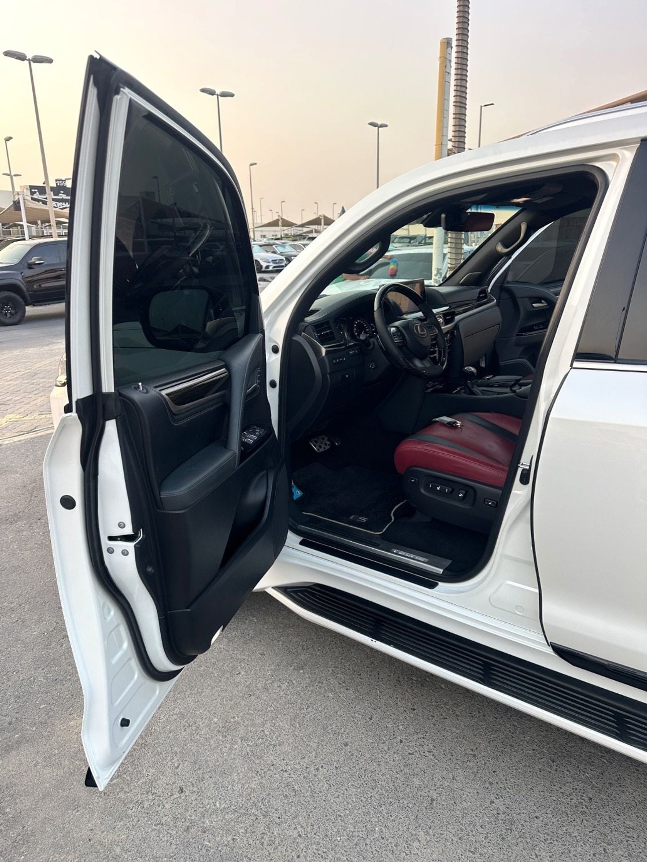 Lexus LX570 SIGNATURE