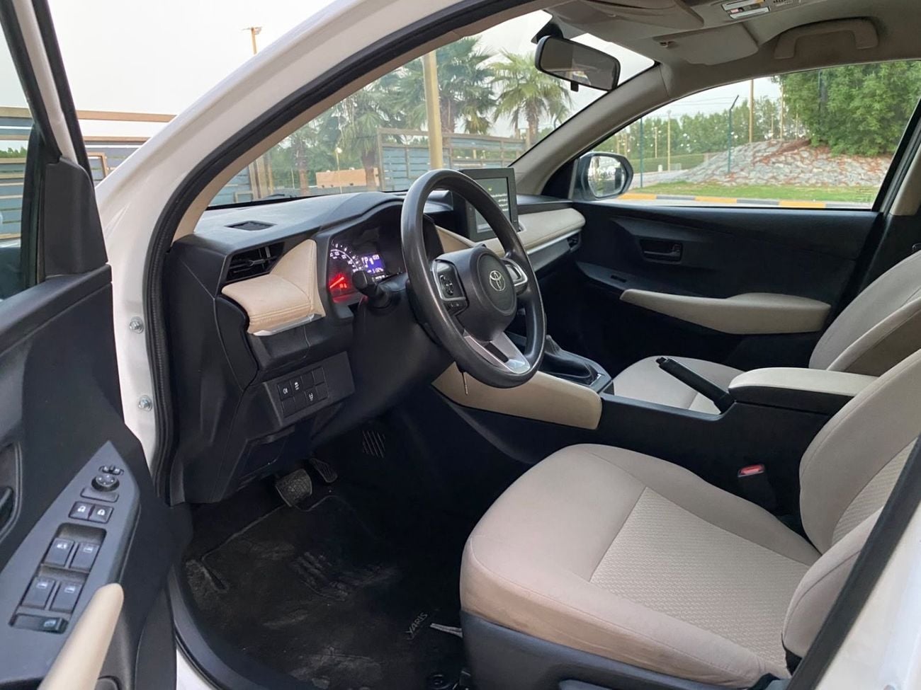 Toyota Yaris E