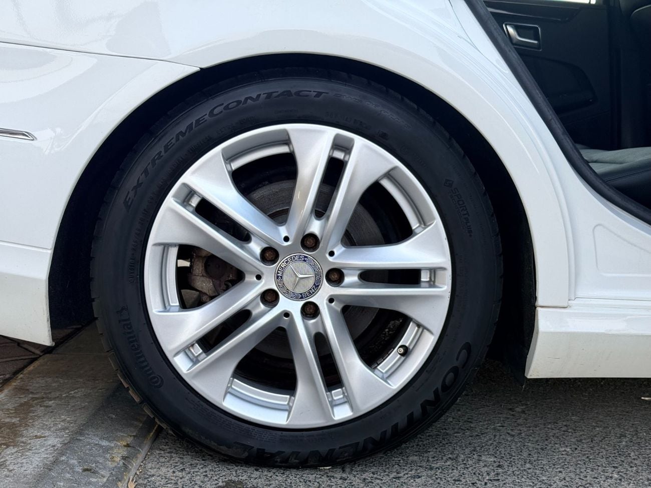 مرسيدس بنز E300 إليجانس