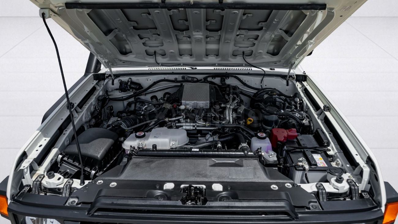 Toyota Land Cruiser 70 LC 78 HARDTOP 2.8L MT