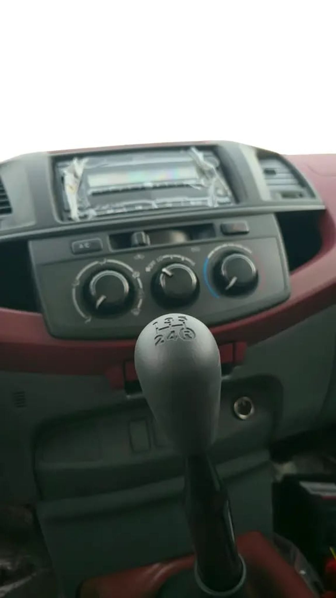 Toyota Hilux DLX GCC Specs