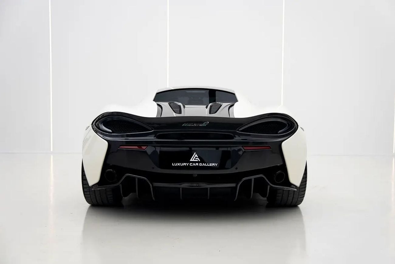 مكلارين 570S ستاندارد GCC SPECS | VISIBLE CARBON FIBRE | 31,109 KM