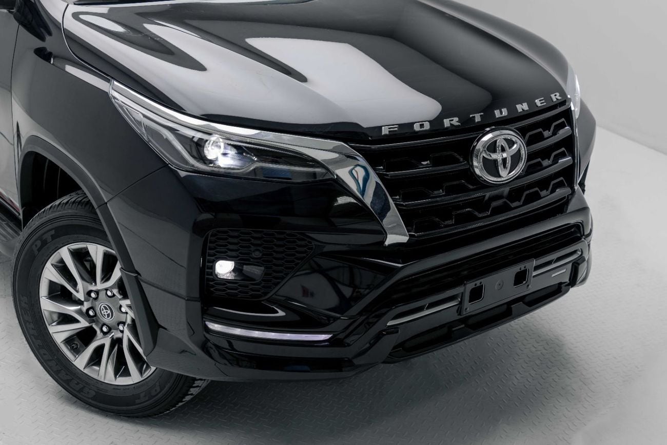 Toyota Fortuner SR5 4.0L - Attitude Black Inside Black | Export