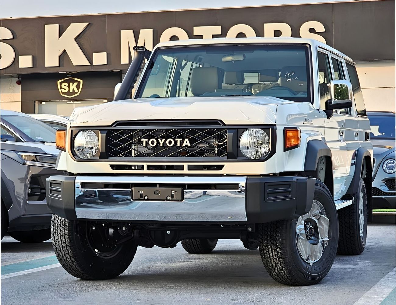 Toyota Land Cruiser 70 HARDTOP LC76 LXA 5 DOOR || 4.0L PETROL M/T | REAR CAMERA | PWR WINDOWS | SNORKEL (CODE # 76MM)